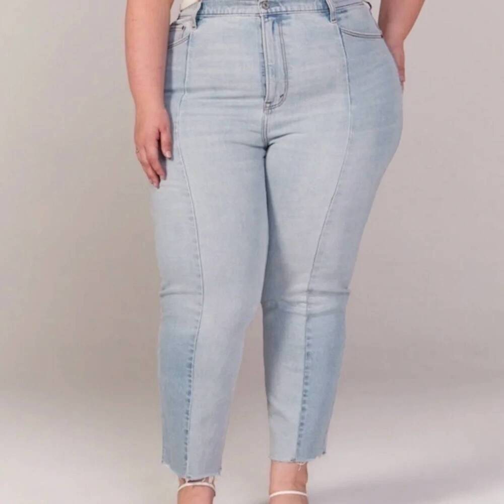 NEW ABERCROMBIE & FITCH ultra high rise ankle straight jeans in blue - Picture 3 of 7